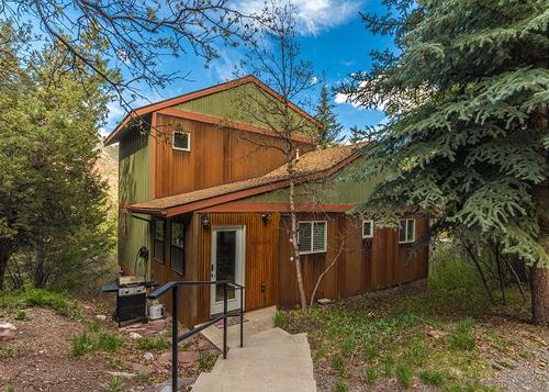 Secluded Mountainside Home| 10 Mins to Ouray| Amazing Views| Wrap-Around Deck