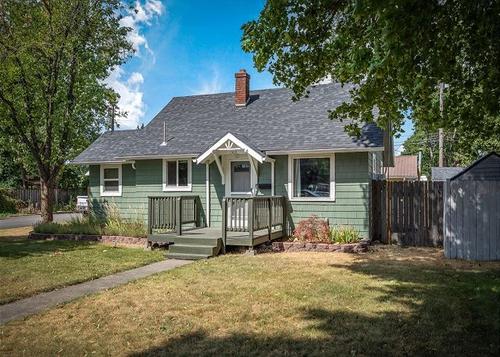 Walk to Downtown CDA | Updated Kitchen |Great Fenced Backyard |Cozy Cottage